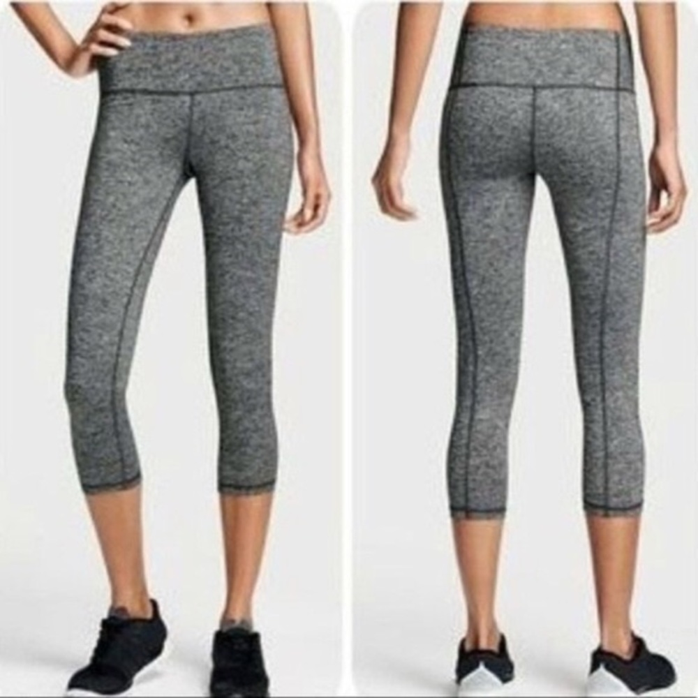 Victoria’s Secret Knockout Capri Grey Athletic Workout Leggings Size XS